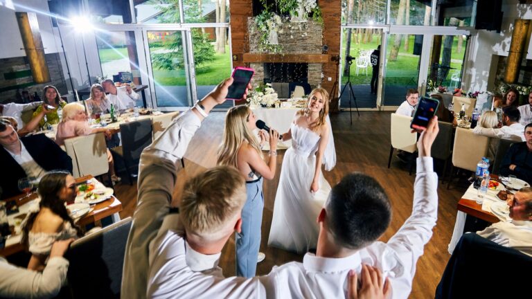 Pourquoi louer un système sono pour une réception de mariage réussie ?