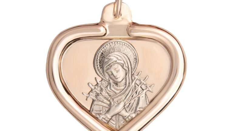 À qui offrir une médaille de la Vierge miraculeuse ?